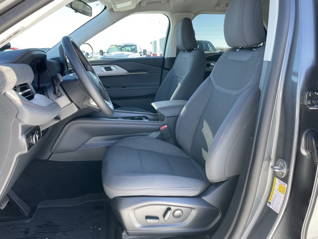 Used 2025 Ford Explorer ACTIV - photo 6