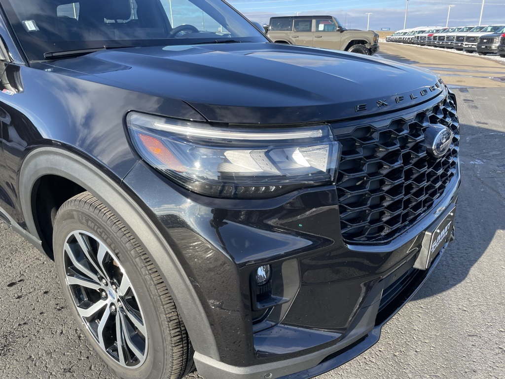 Used 2025 Ford Explorer ST-Line - photo 37