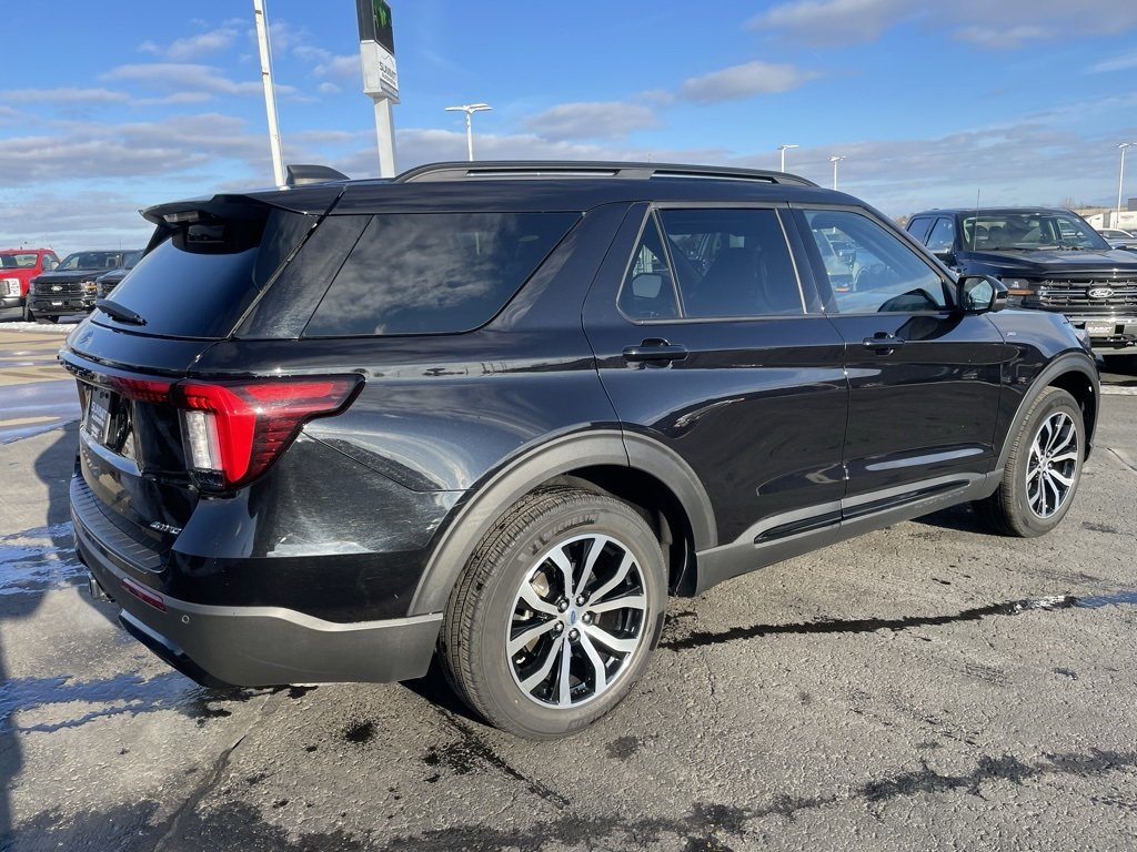 Used 2025 Ford Explorer ST-Line - photo 3