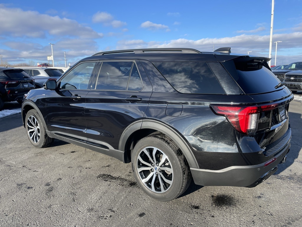Used 2025 Ford Explorer ST-Line - photo 4
