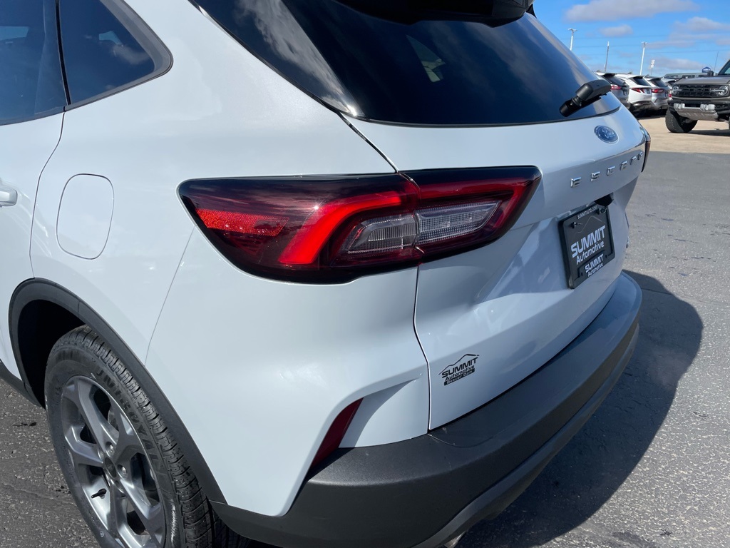 Used 2025 Ford Escape ST-Line - photo 40