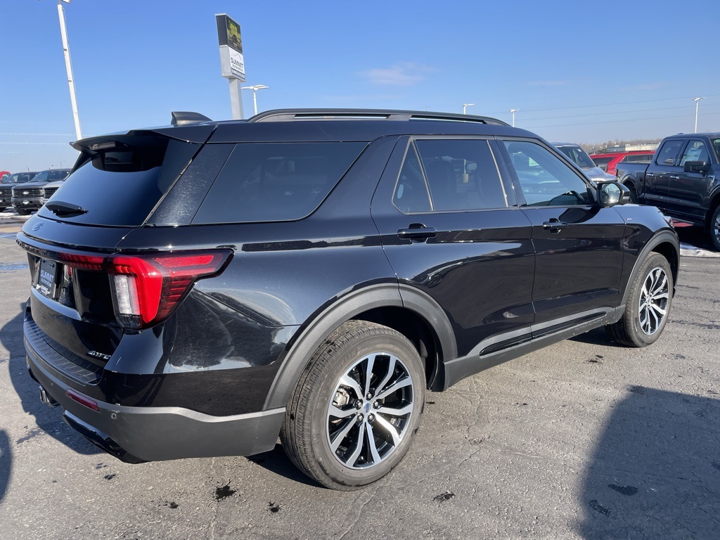Used 2025 Ford Explorer ST-Line - photo 3