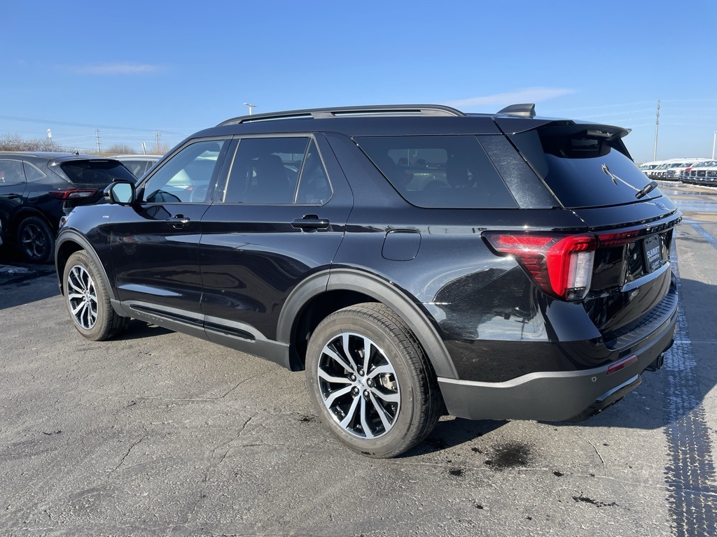 Used 2025 Ford Explorer ST-Line - photo 4