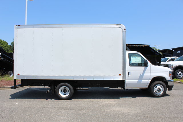 New 2026 Ford E-350 - photo 2