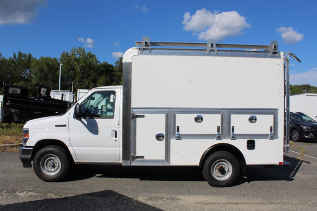 New 2026 Ford E-350 Cutaway - photo 17