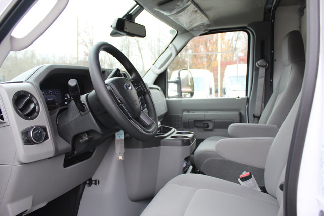 New 1996 Ford E-450 Cutaway - photo 17