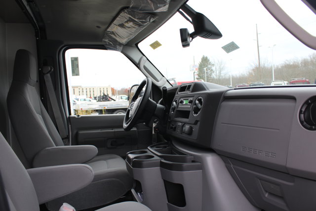 New 1996 Ford E-450 Cutaway - photo 18