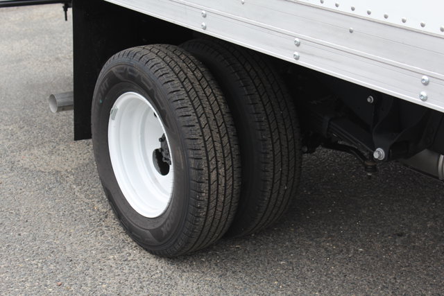 New 1996 Ford E-450 Cutaway - photo 24