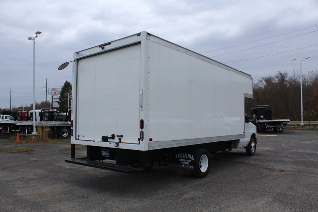 New 1996 Ford E-450 Cutaway - photo 3