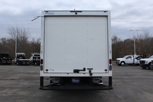 New 1996 Ford E-450 Cutaway - photo 4