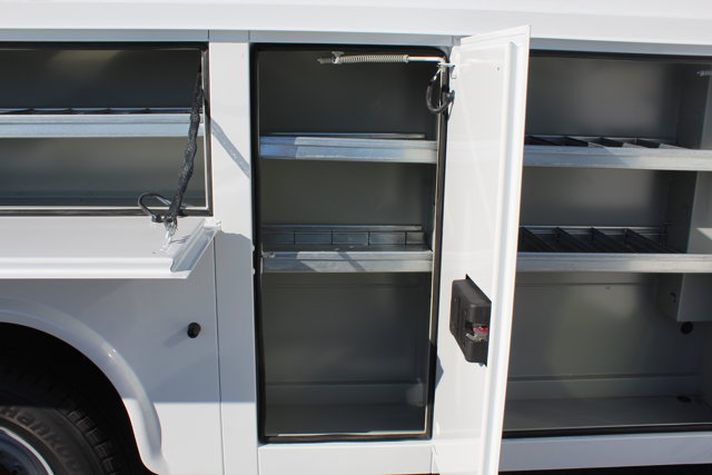 New 2026 Ford E-350 Cutaway - photo 4
