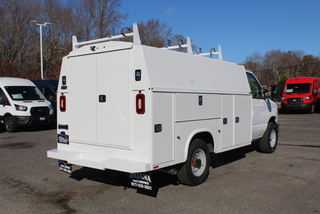New 2026 Ford E-350 Cutaway - photo 7
