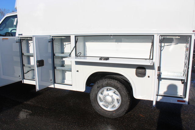 New 2026 Ford E-350 Cutaway - photo 18