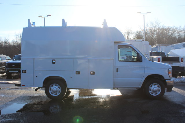 New 2026 Ford E-350 - photo 1