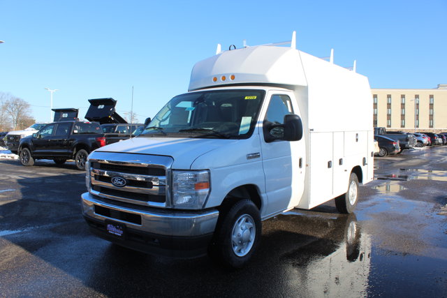 New 2026 Ford E-350 Cutaway - photo 23