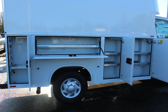 New 2026 Ford E-350 Cutaway - photo 3