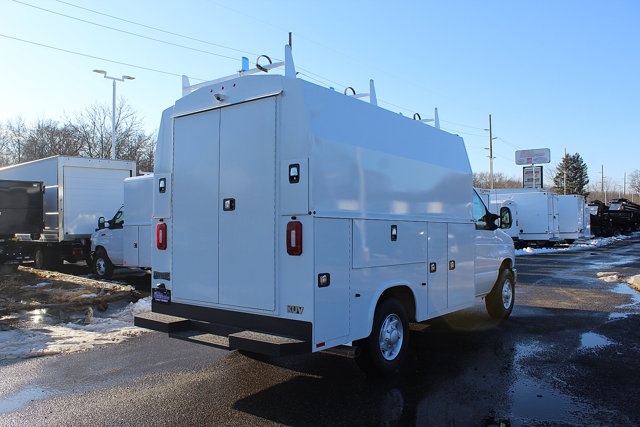 New 2026 Ford E-350 Cutaway - photo 8