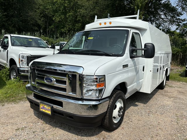New 2025 Ford E-350 Cutaway - photo 3