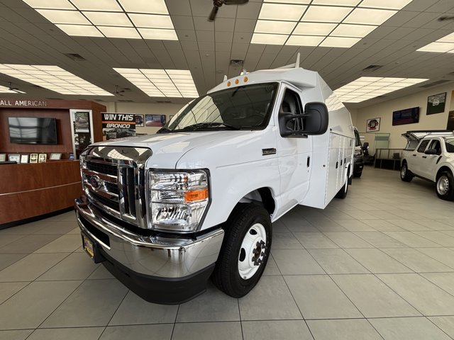 New 2025 Ford E-350 Cutaway - photo 3