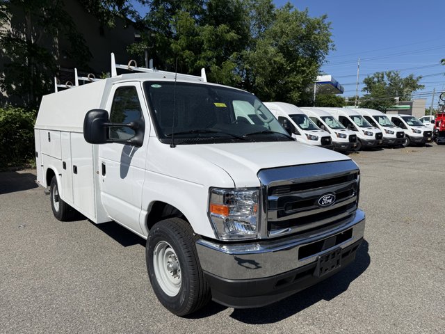 New 2026 Ford E-350 - photo 2