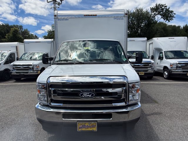 New 2027 Ford E-450 - photo 2