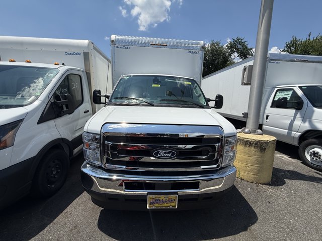 New 2027 Ford E-450 - photo 2
