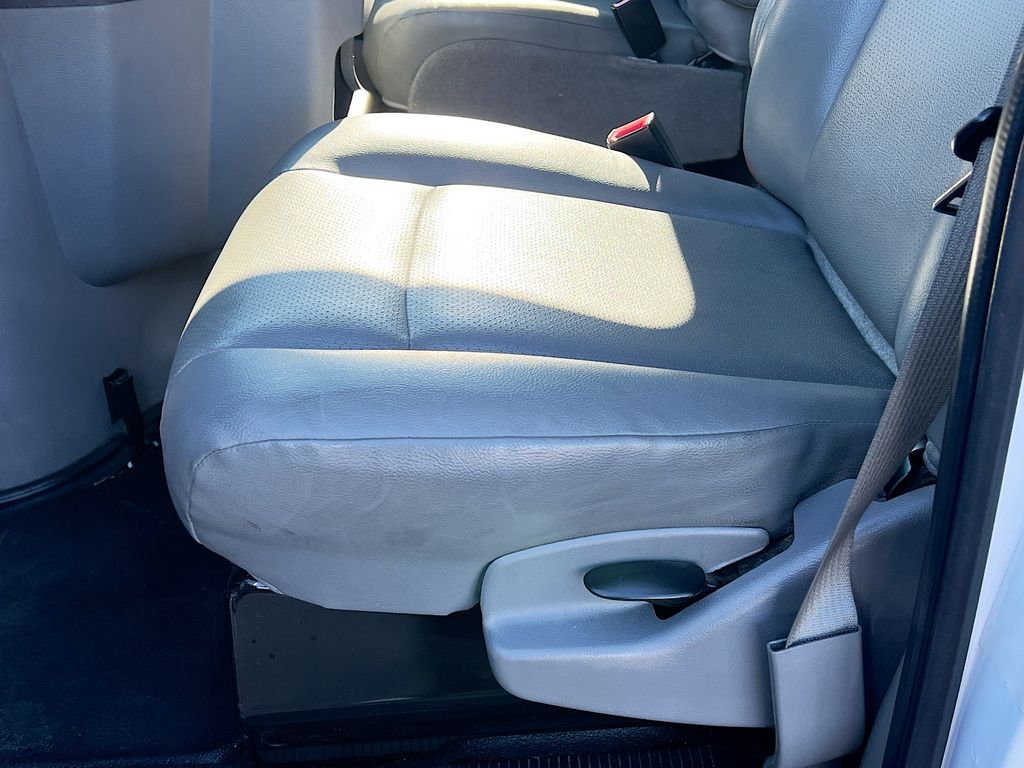 Used 2024 Ford E-450 Cutaway - photo 21