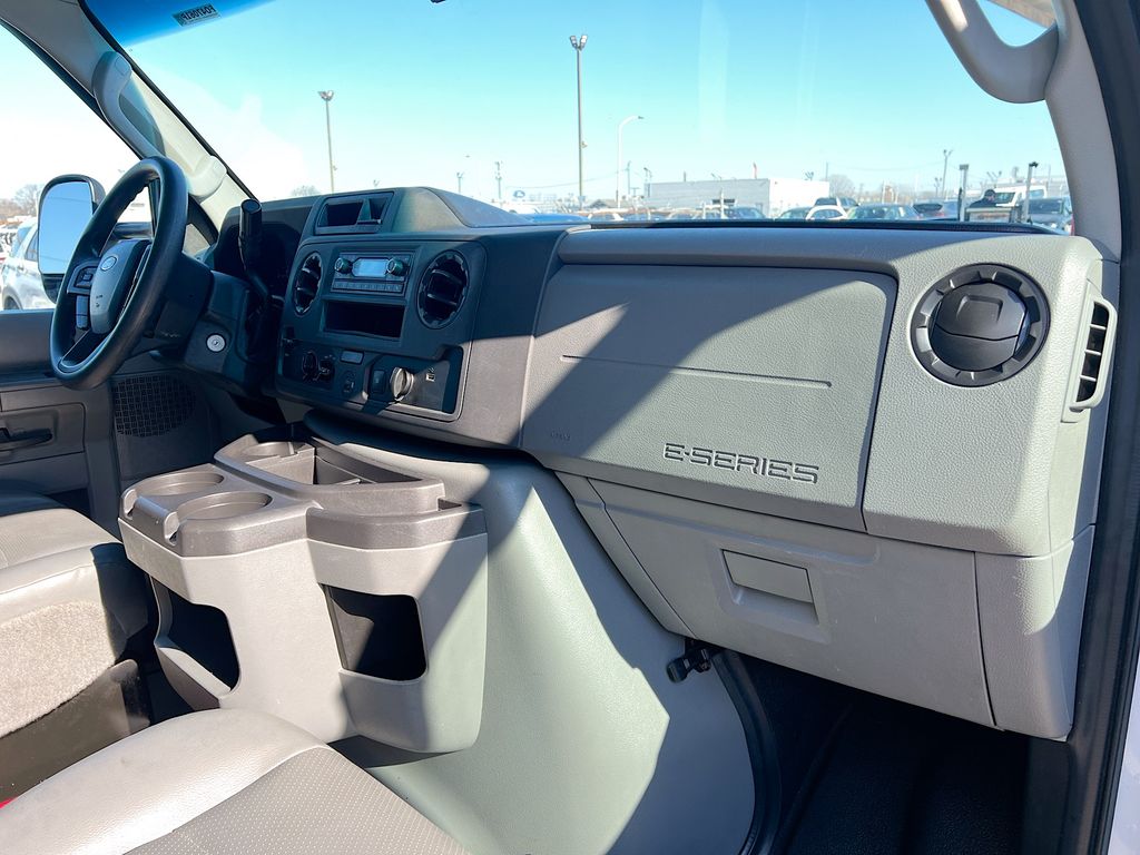 Used 2024 Ford E-450 Cutaway - photo 27