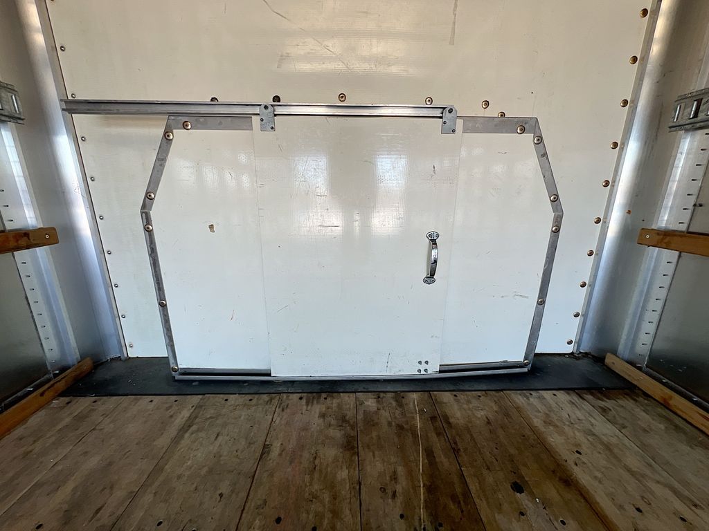 Used 2024 Ford E-450 Cutaway - photo 31
