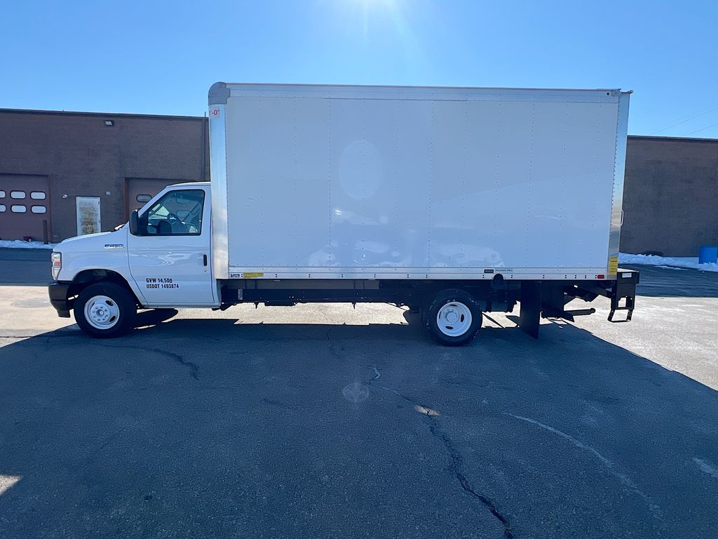 Used 2024 Ford E-450 Cutaway - photo 5