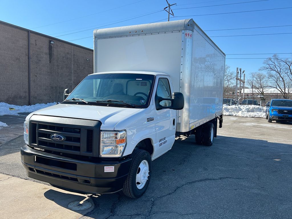 Used 2024 Ford E-450 Cutaway - photo 7