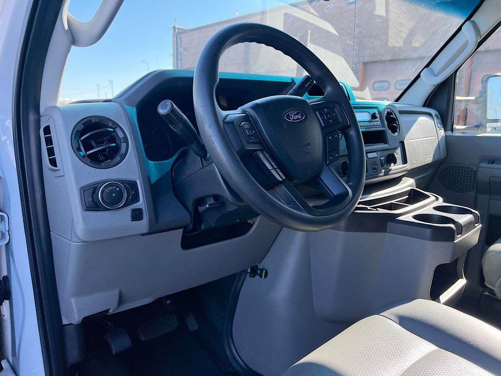 Used 2024 Ford E-450 Cutaway - photo 8