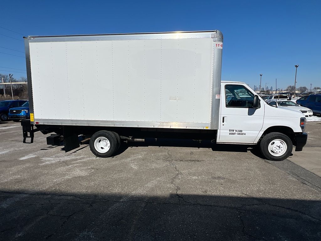 Used 2024 Ford E-450 Cutaway - photo 9