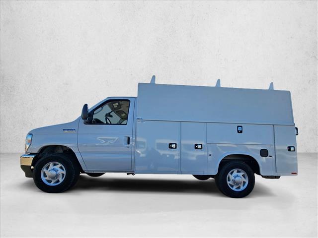 New 2026 Ford E-350 Cutaway - photo 3
