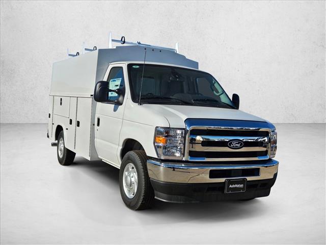 New 2026 Ford E-350 Cutaway - photo 5