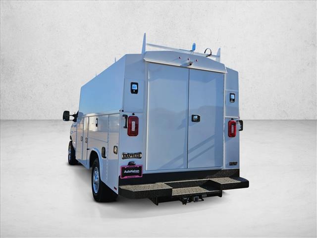 New 2026 Ford E-350 Cutaway - photo 7