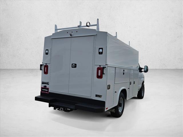 New 2026 Ford E-350 Cutaway - photo 17