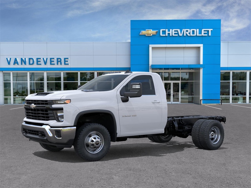 New 2026 Chevrolet Silverado 3500 - photo 2