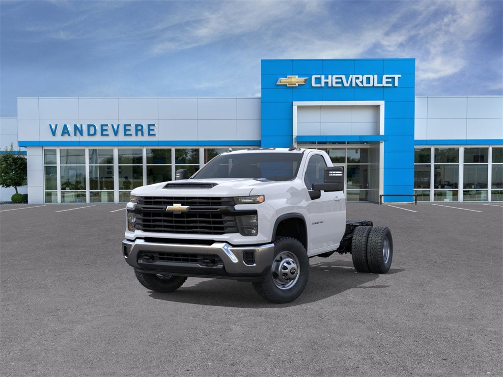 New 2026 Chevrolet Silverado 3500 Regular Cab Cab Chassis - photo 8
