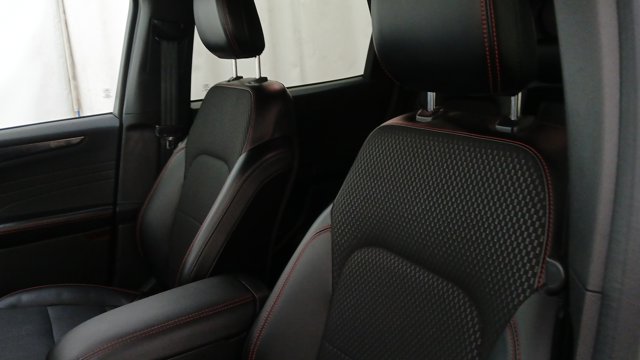 Used 2023 Ford Escape ST-Line - photo 18