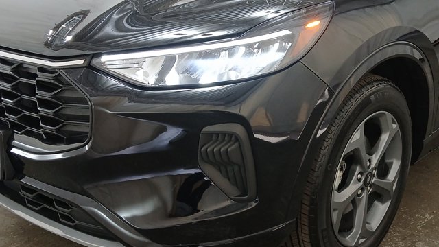 Used 2023 Ford Escape ST-Line - photo 27