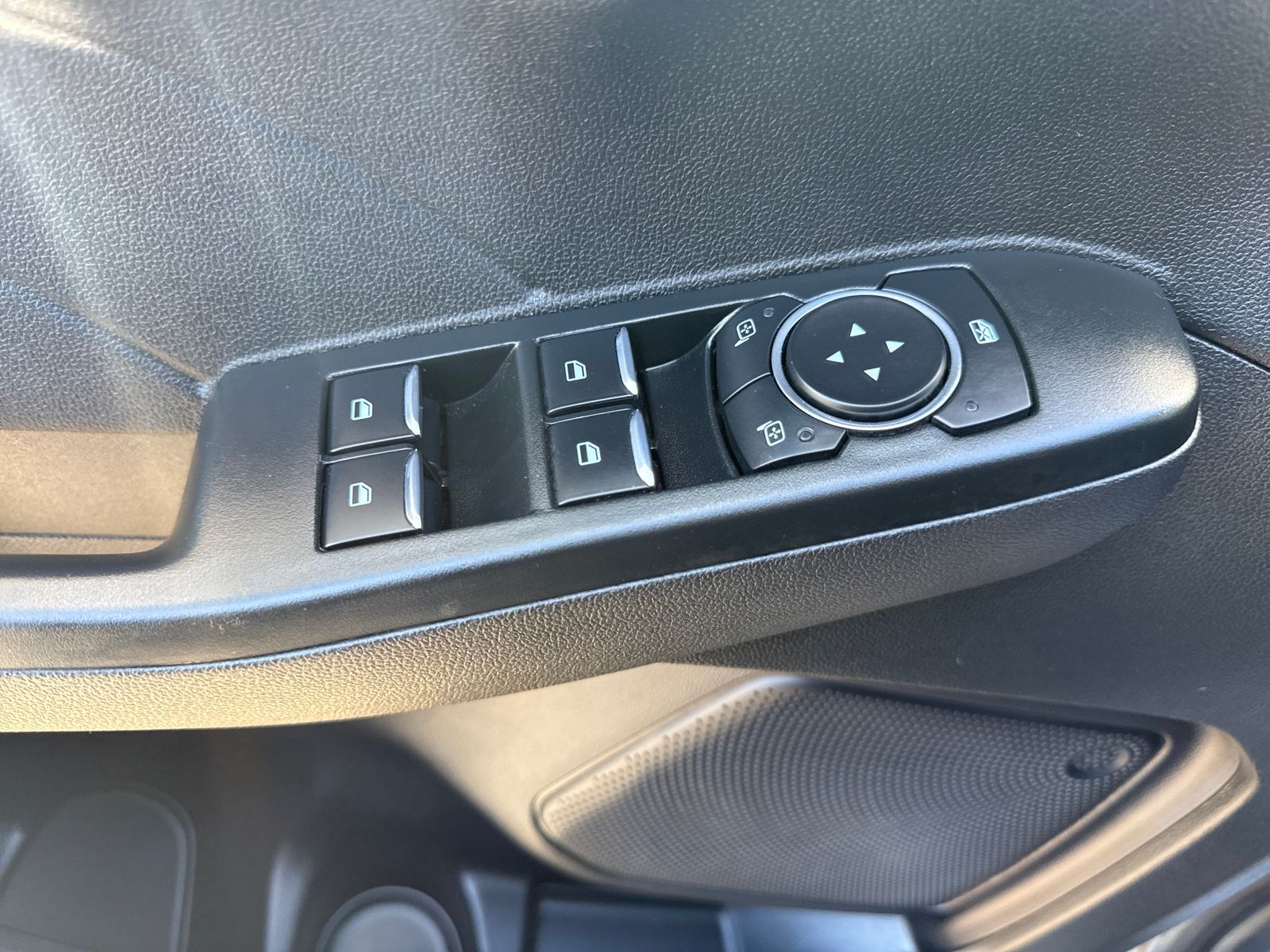 Used 2024 Ford Escape ST-Line - photo 11