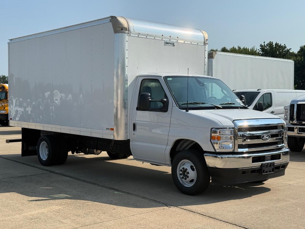 New 2027 Ford E-450 Cutaway - photo 3