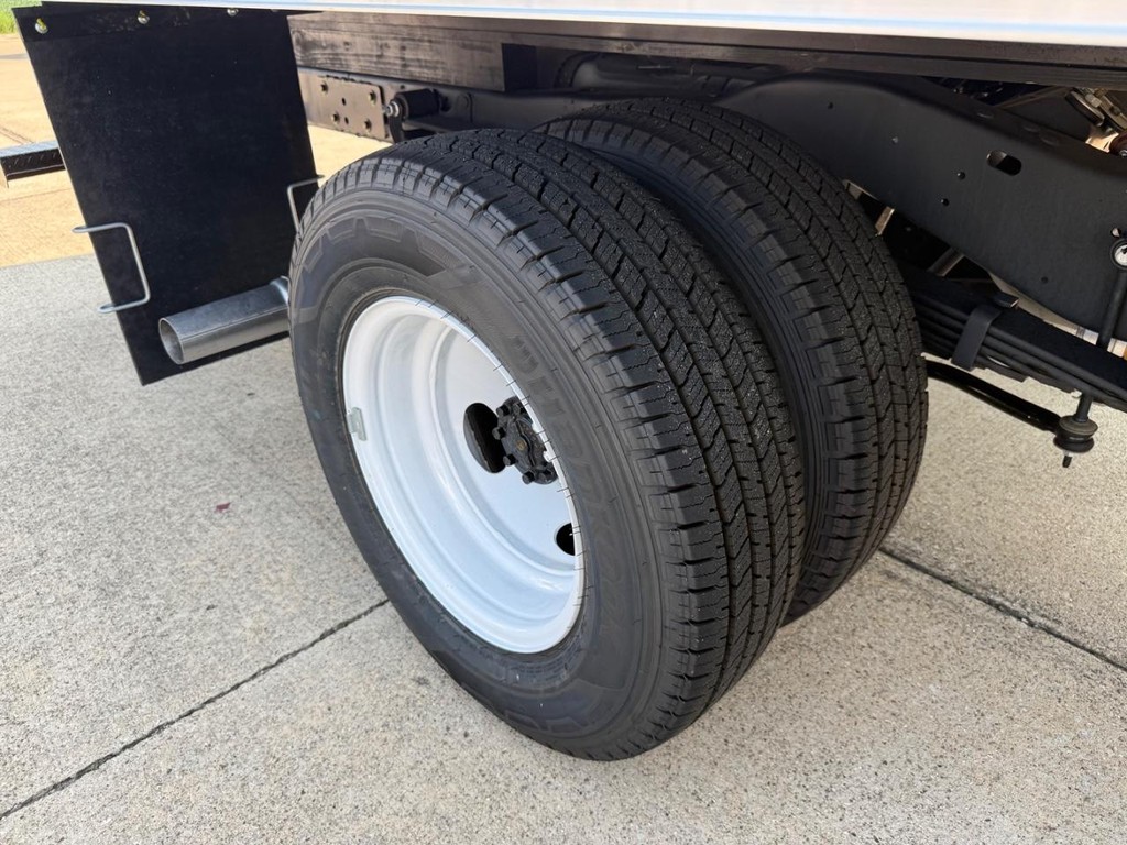 New 2027 Ford E-450 Cutaway - photo 18