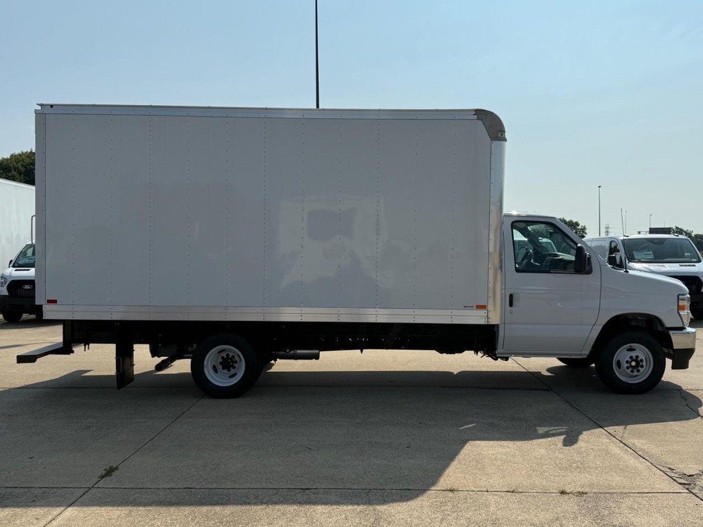 New 2027 Ford E-450 Cutaway - photo 4