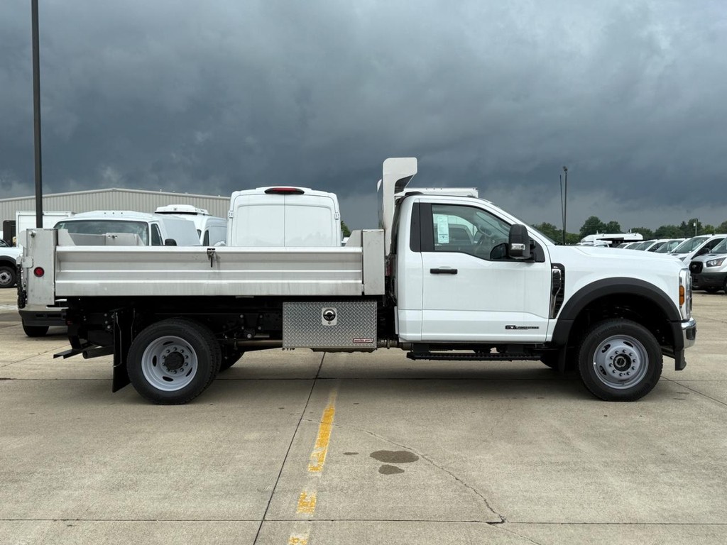 New 2025 Ford F-450 - photo 2