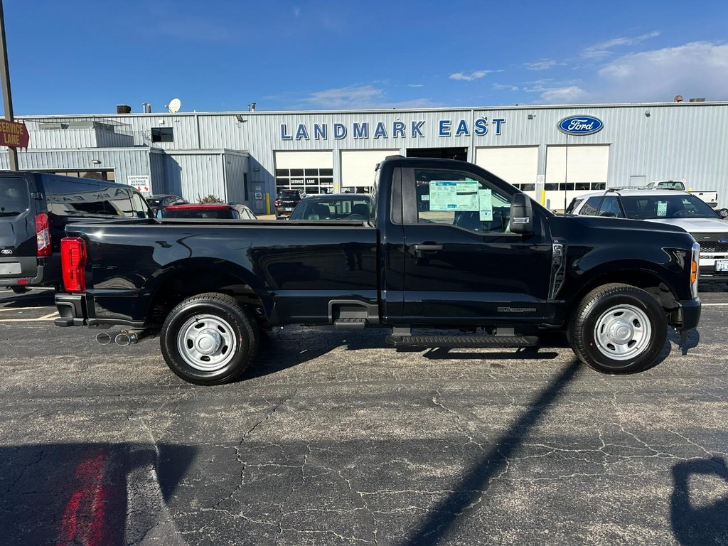 New 2026 Ford F-350 - photo 2