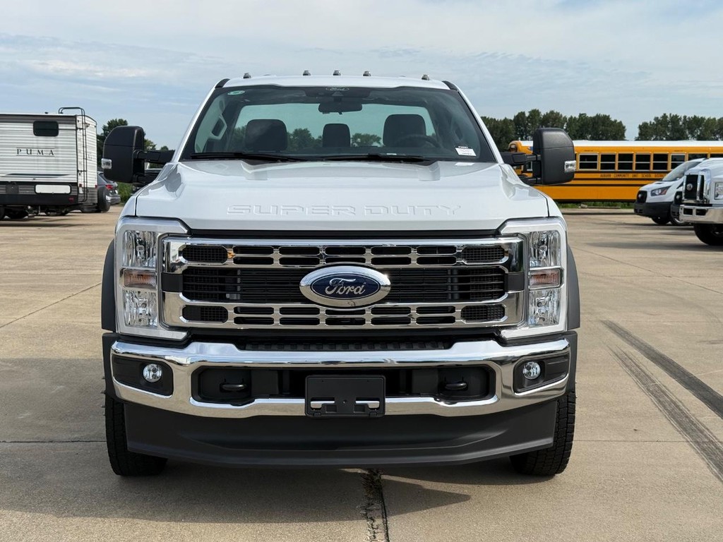 New 2026 Ford F-450 - photo 2