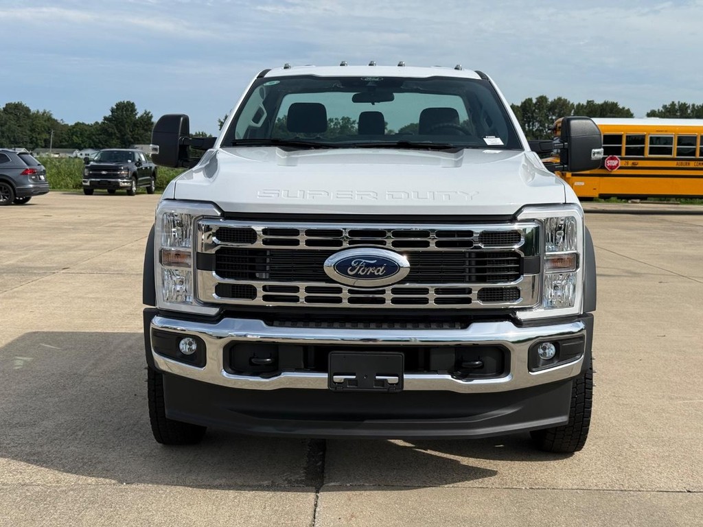New 2026 Ford F-550 - photo 2