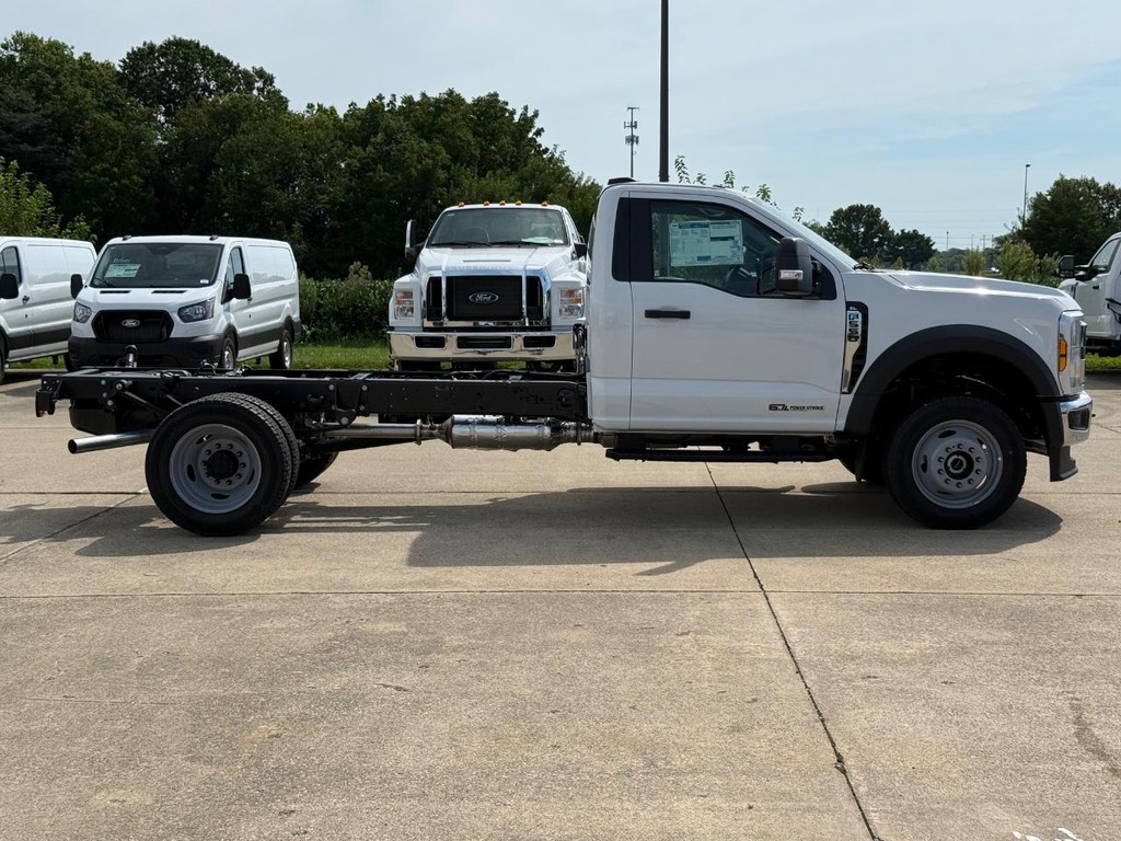New 2026 Ford F-550 Regular Cab Cab Chassis - photo 4